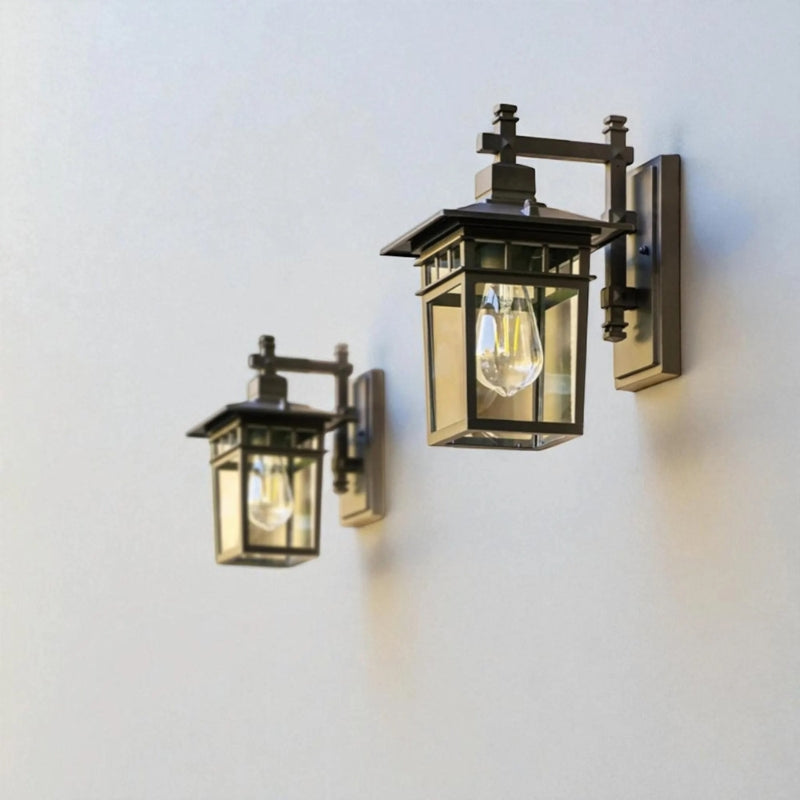 LumiLantern – Elegant Udendørs Lampe i Lanterne-Stil med Glas