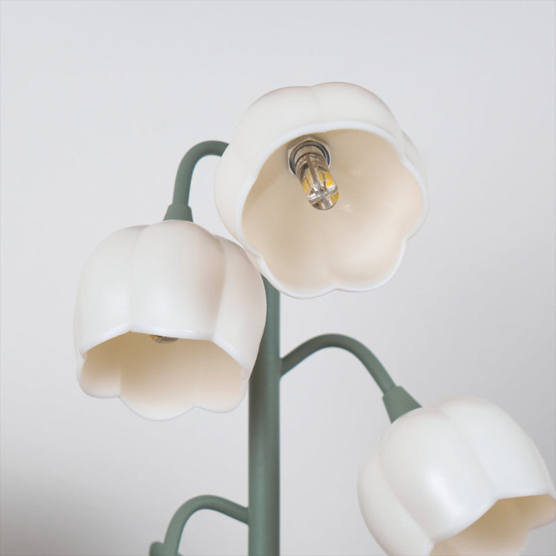 BloomLight – Dekorativ bordlampe inspireret af tulipaner med elegant blomsterdesign
