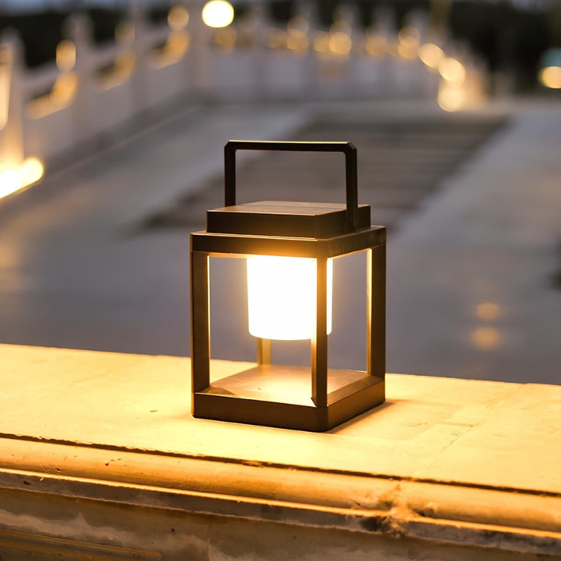 SolarLume – Udendørs solcellelanterne med justerbart varmt lys