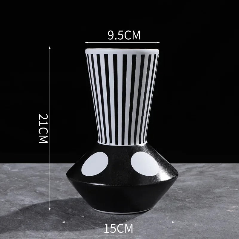 FormaVase – Moderne geometrisk vase med unikt design til boligindretning