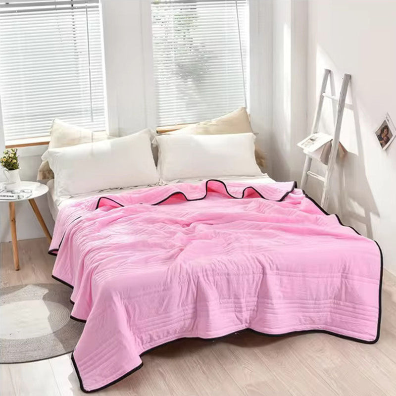 CozyWrap – Blødt tekstureret tæppe med kontraststrimler for komfort og stil