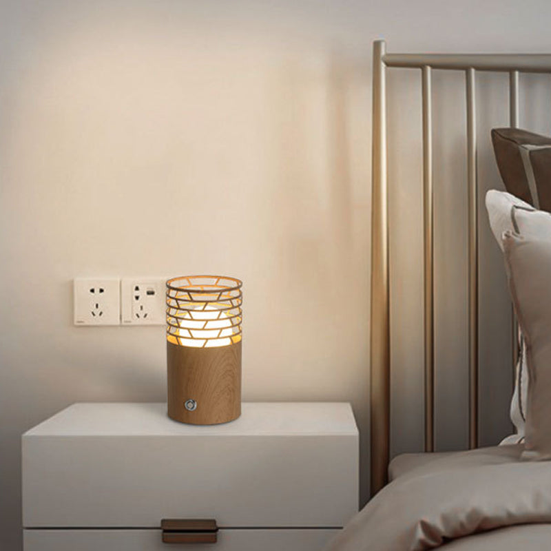 ShadeForm – Moderne sengelampe med blødt lys og minimalistisk form