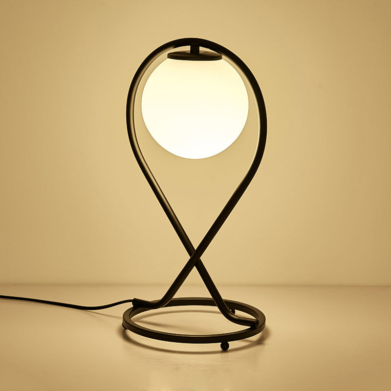 LineaGlow – Moderne lineær sengelampe med minimalistisk design