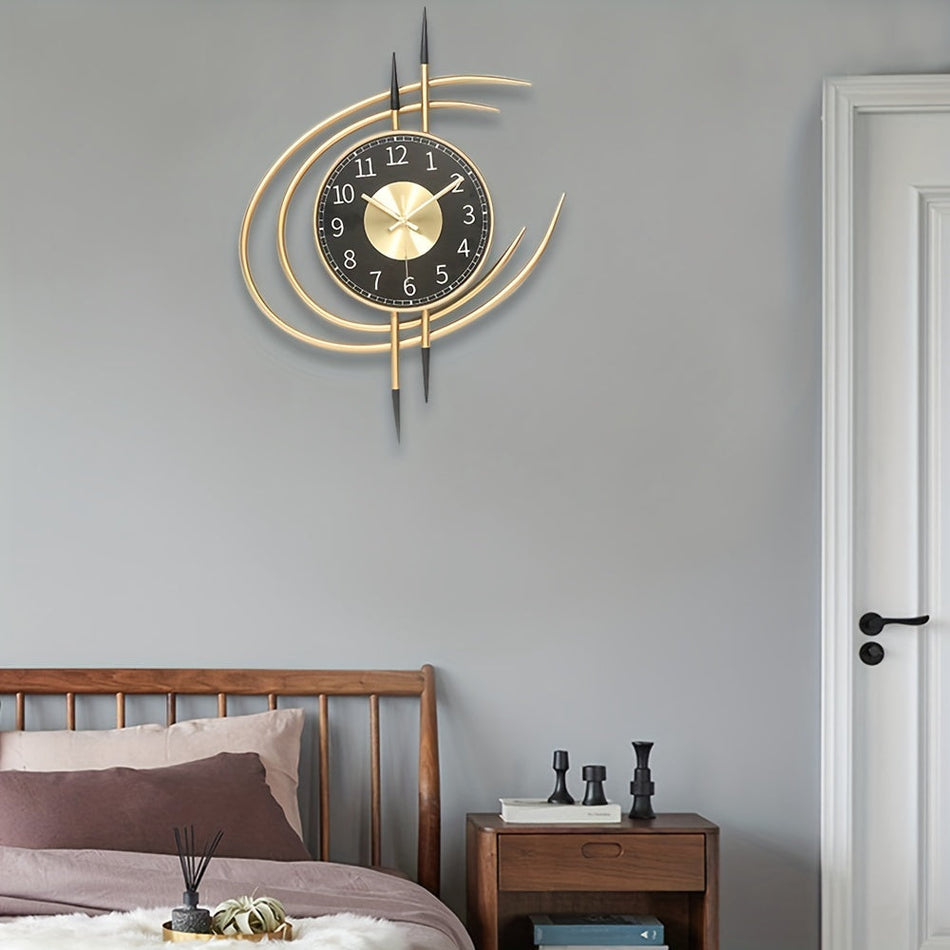 StellarArc – Stille, kunstnerisk vægur med skulpturelt design i sort og guld