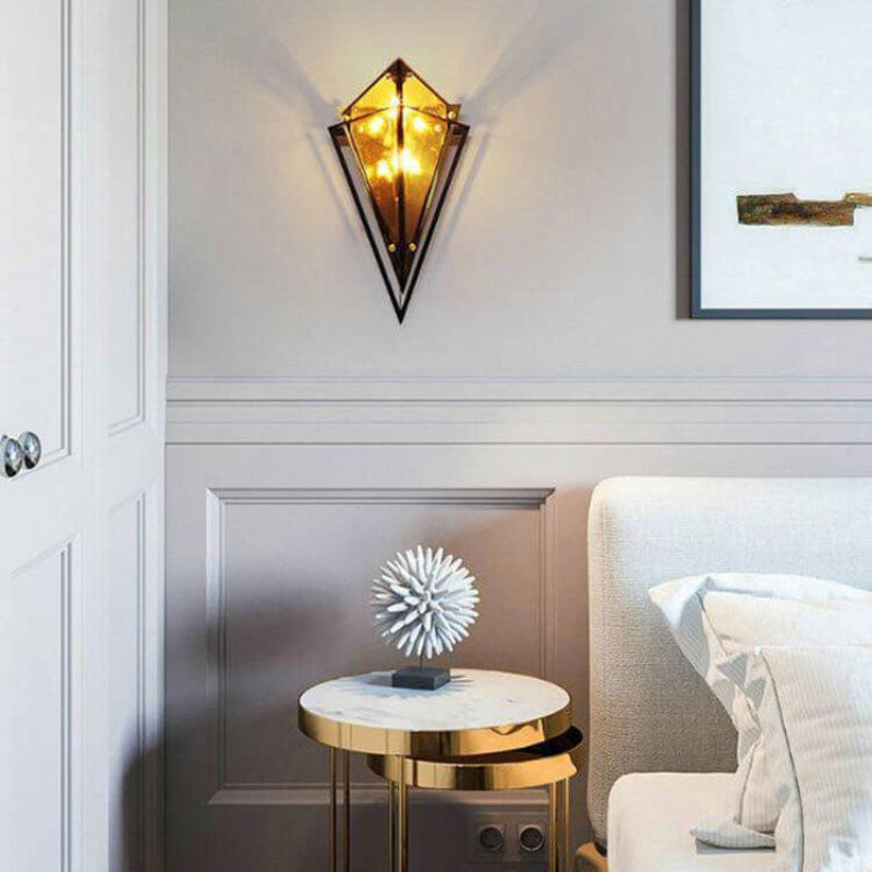 GeoLux – Moderne Geometrisk Væglampe med Diamantdesign
