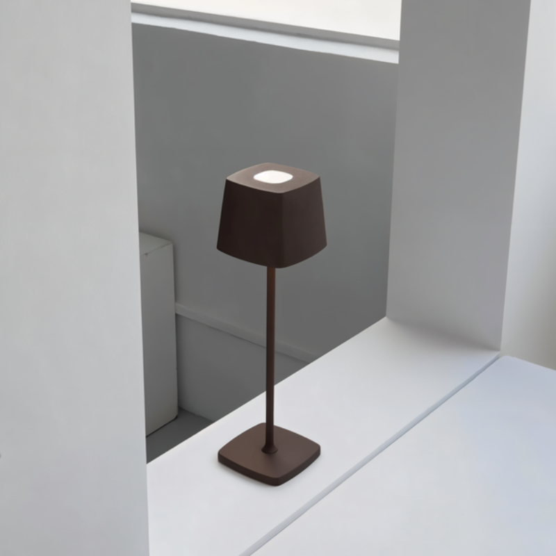 LumoCore - Moderne genopladelig bordlampe med dæmpbar lys