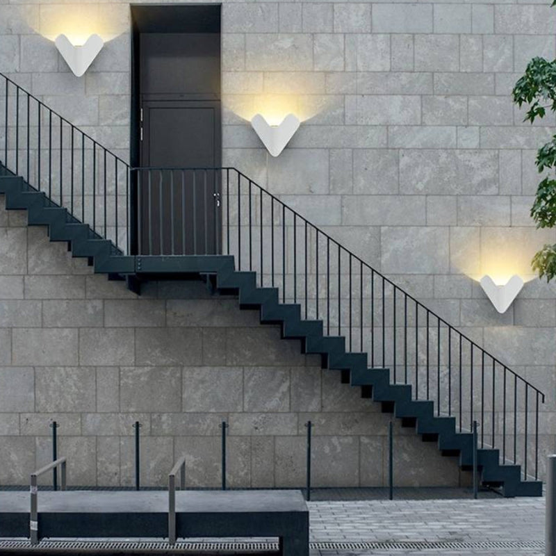 LumiRay – Minimalistisk trekantet udendørsvæglampe