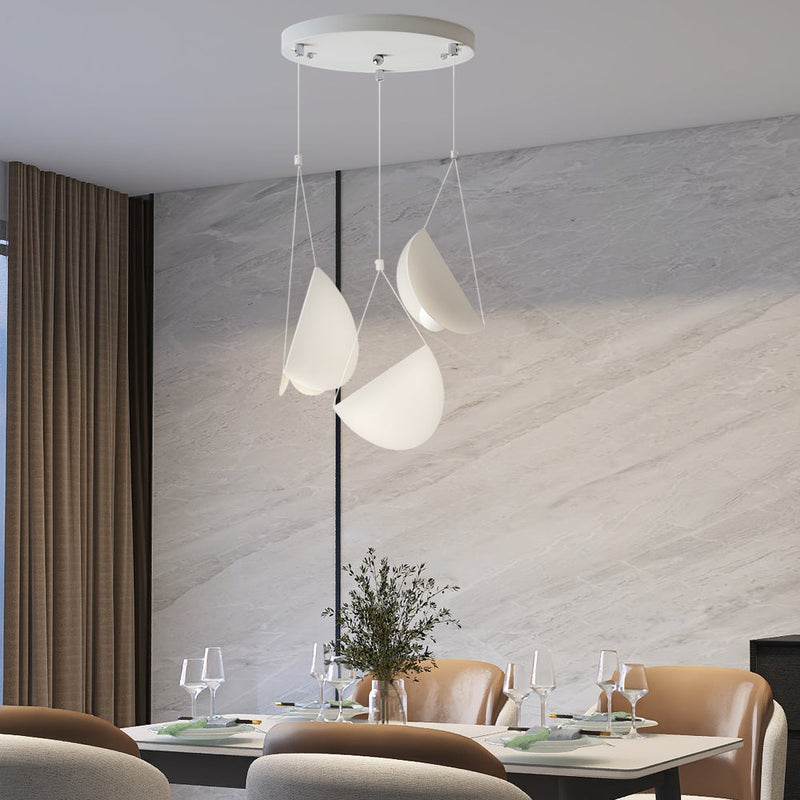 FloraLume - Moderne loftslampe med bladinspireret design