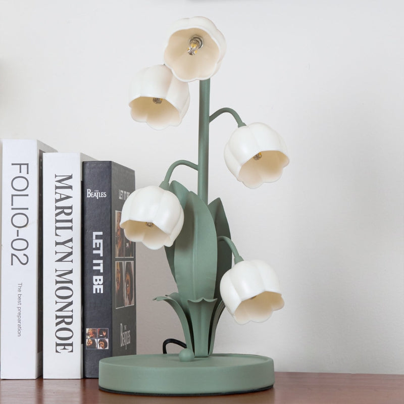 BloomLight – Dekorativ bordlampe inspireret af tulipaner med elegant blomsterdesign