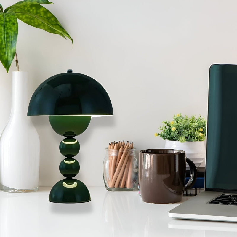BloomLite – Trådløs LED-bordlampe med skandinavisk-inspireret design