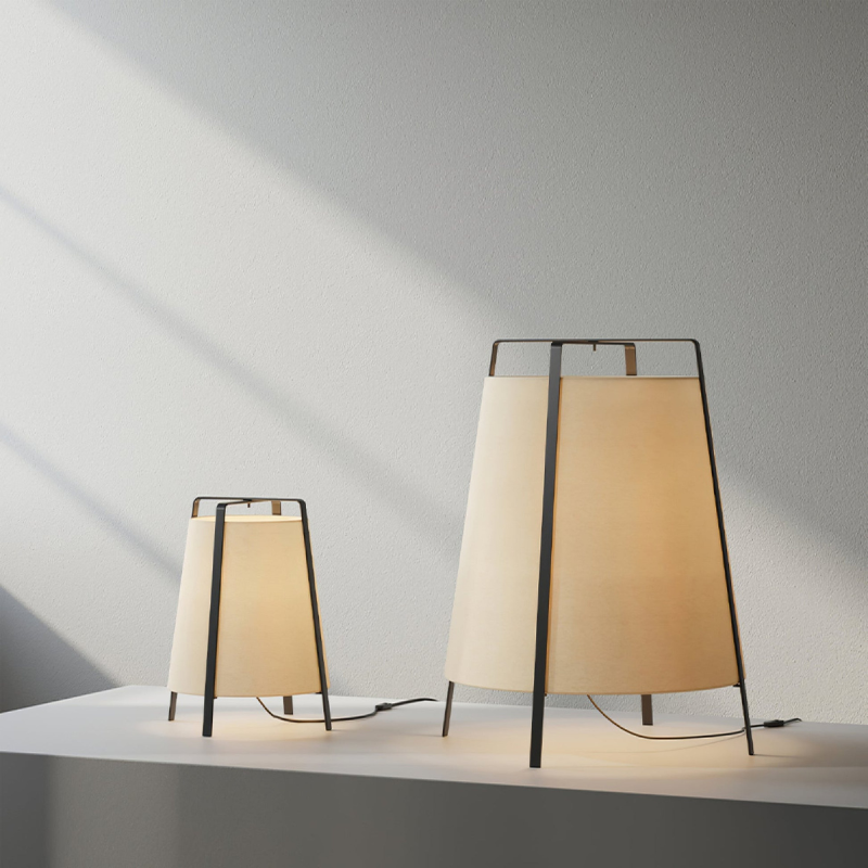 ZenGlow – LED bordlampe med stofskærm