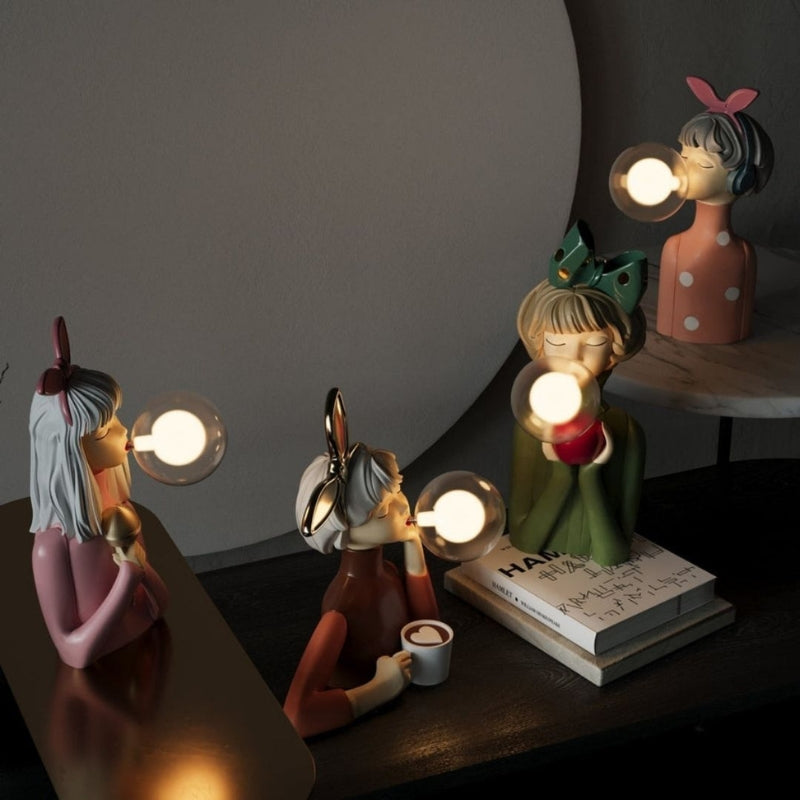 ArtisanGlow – Håndlavet bordlampe med figurdesign