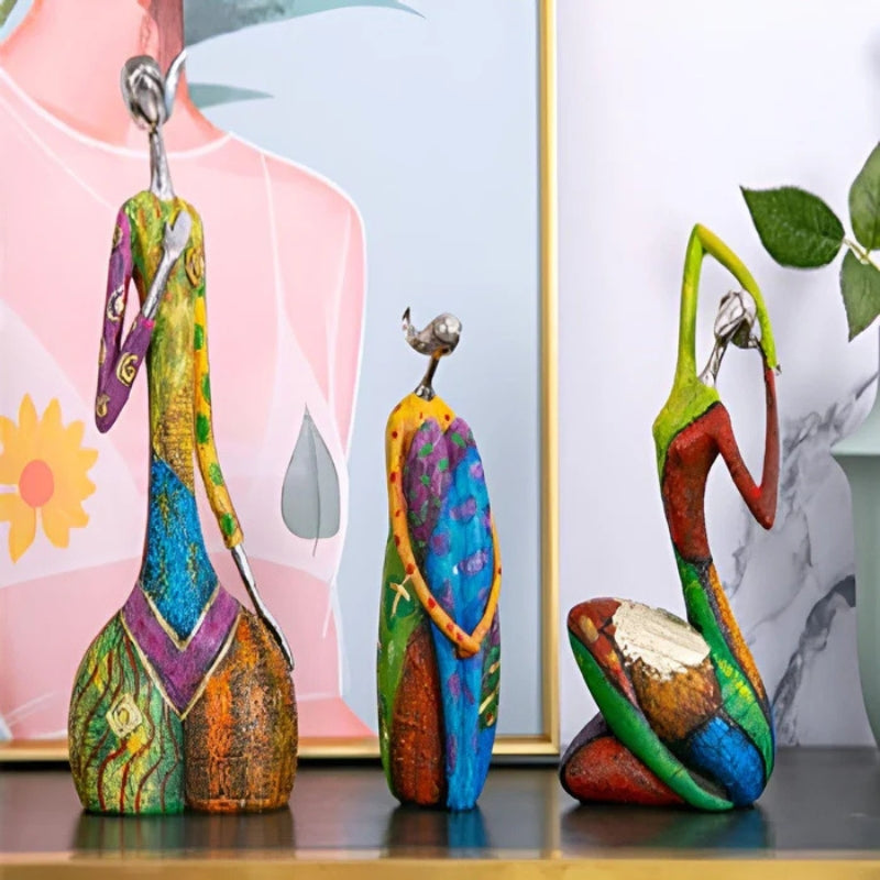 ChromaCharm – Abstrakt kvindefigur i harpiks til moderne boligindretning