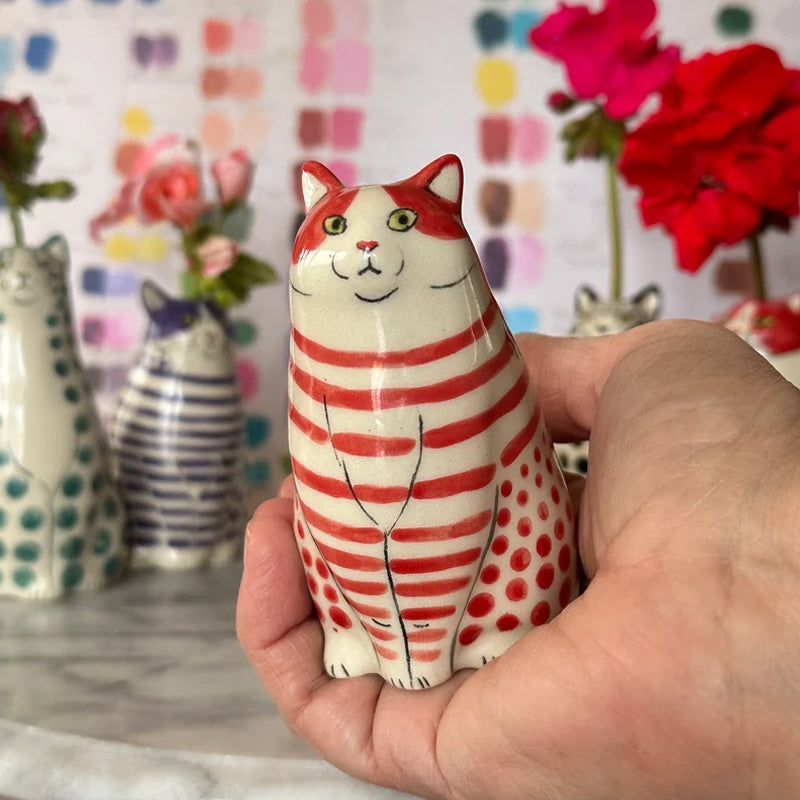 PurrDots - Legesyg Kattevase med Prikker til Charmerende Hjemmeindretning