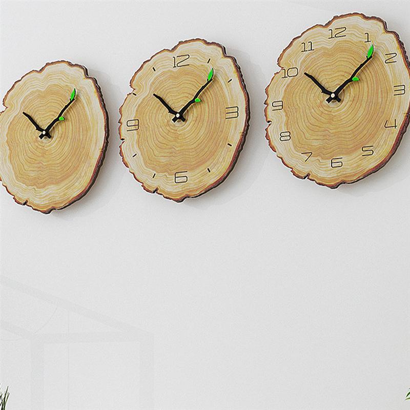 TimberClock - Trævægur med årsringe design for tidløs elegance