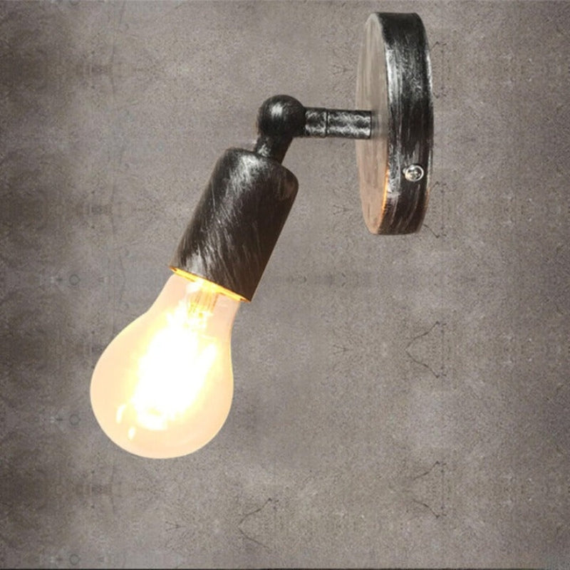 LumiForge – Justerbar industriel væglampe med elegant finish