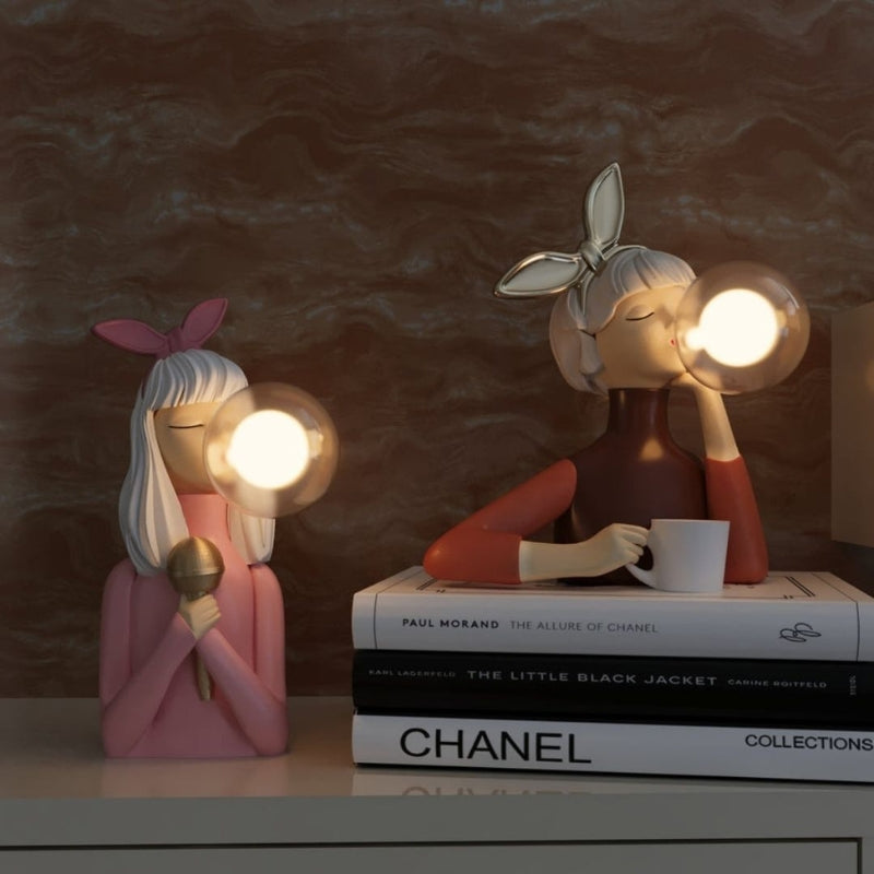 ArtisanGlow – Håndlavet bordlampe med figurdesign