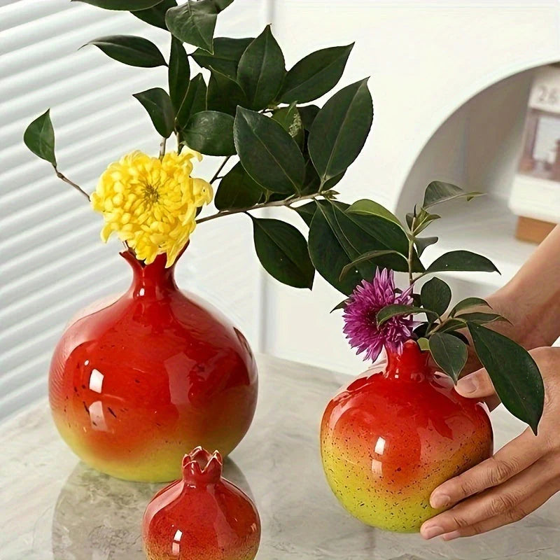 CrownBloom – Håndlavet granatæblevase til dekorativ udstilling
