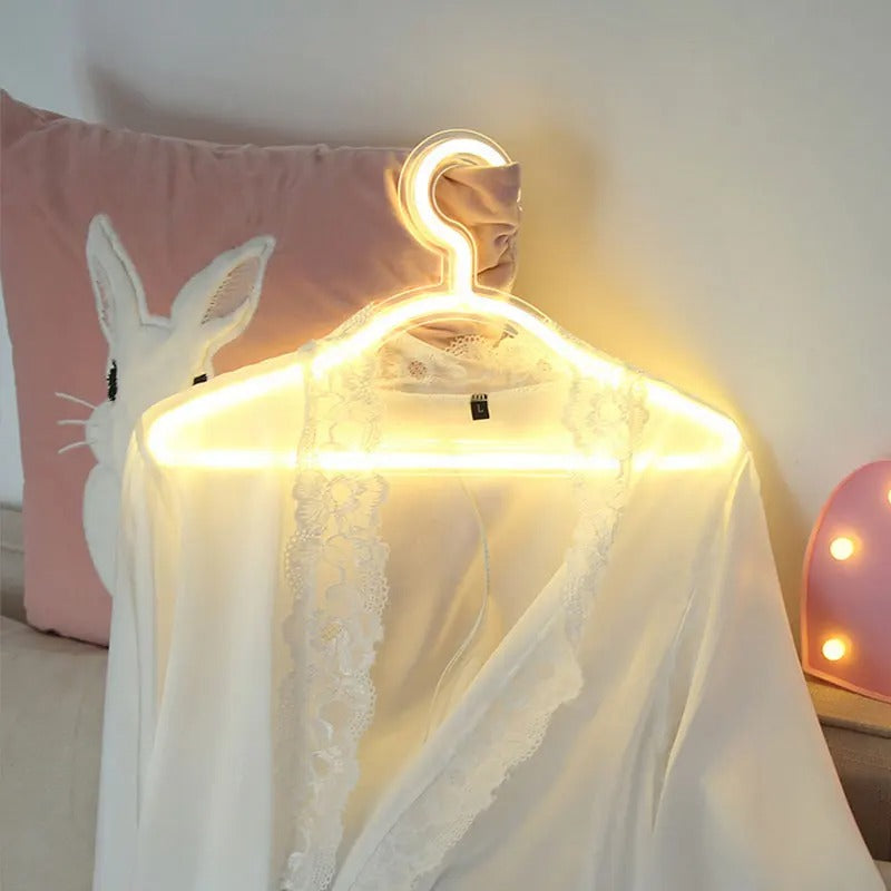 LumaHook - Elegante, oplyste bøjler med bevægelsessensorbelysning