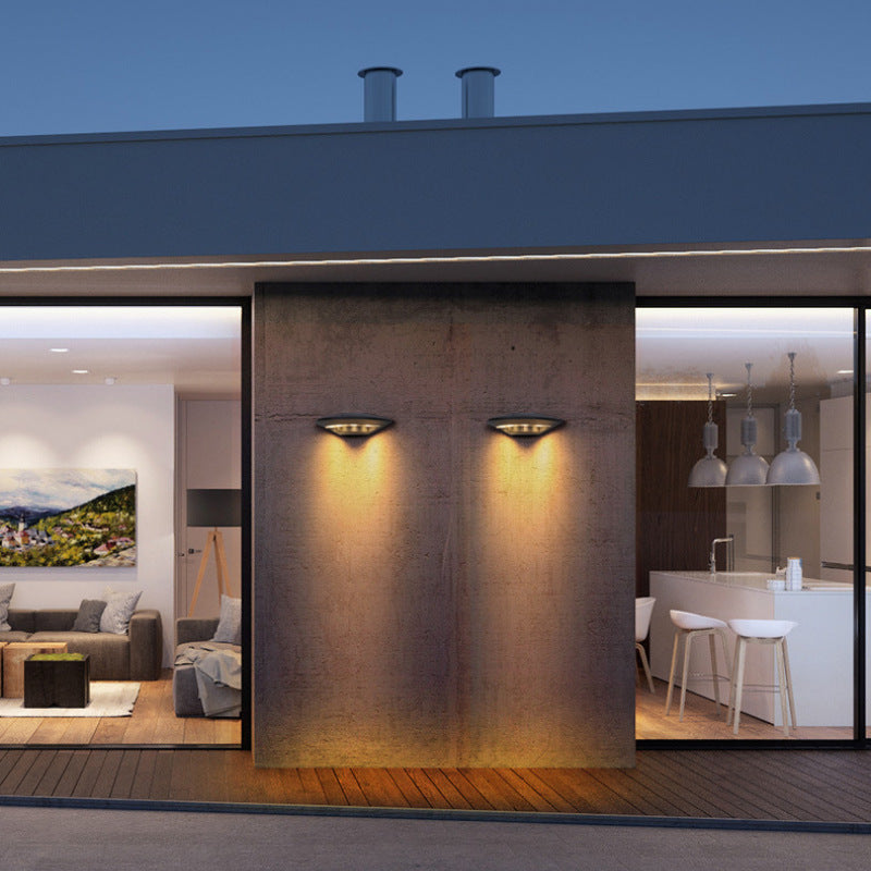 RayLux – Moderne UFO-inspireret væglampe i sort metal med LED