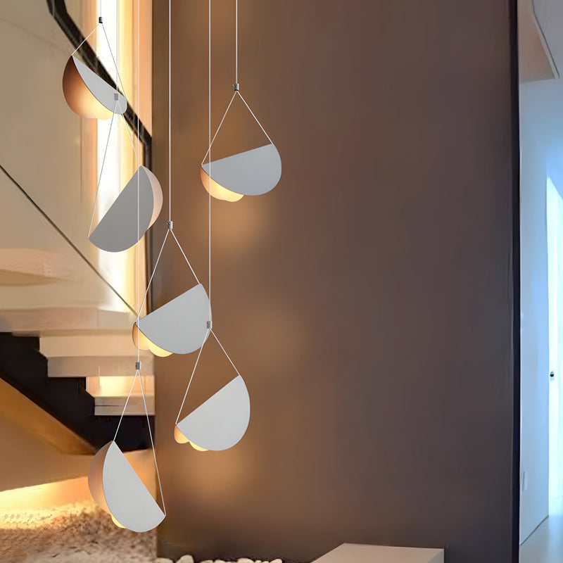 FloraLume - Moderne loftslampe med bladinspireret design