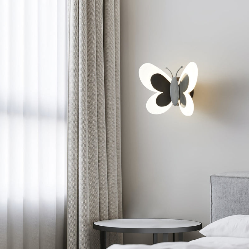 FlutterGlow – LED-væglampe i sommerfugleform
