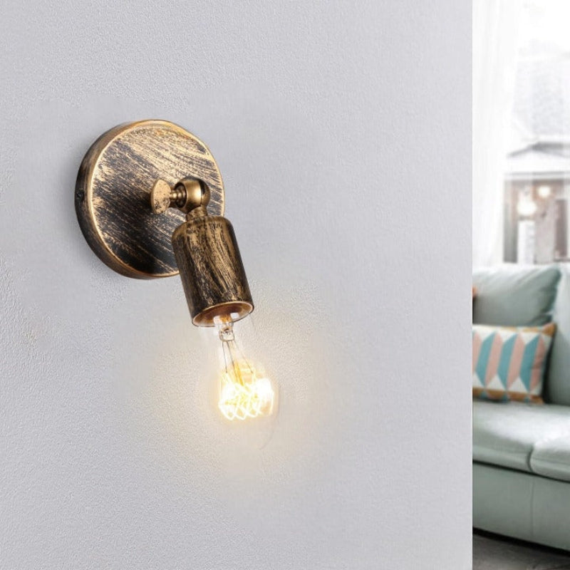 LumiForge – Justerbar industriel væglampe med elegant finish