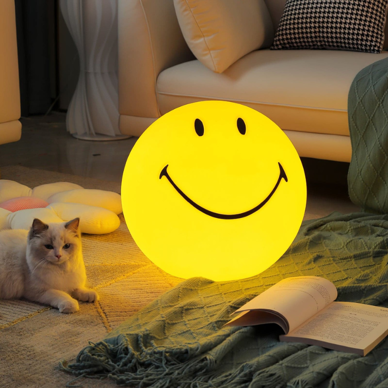 GlowMate – LED bordlampe med smilende ansigt og dæmpbart lys