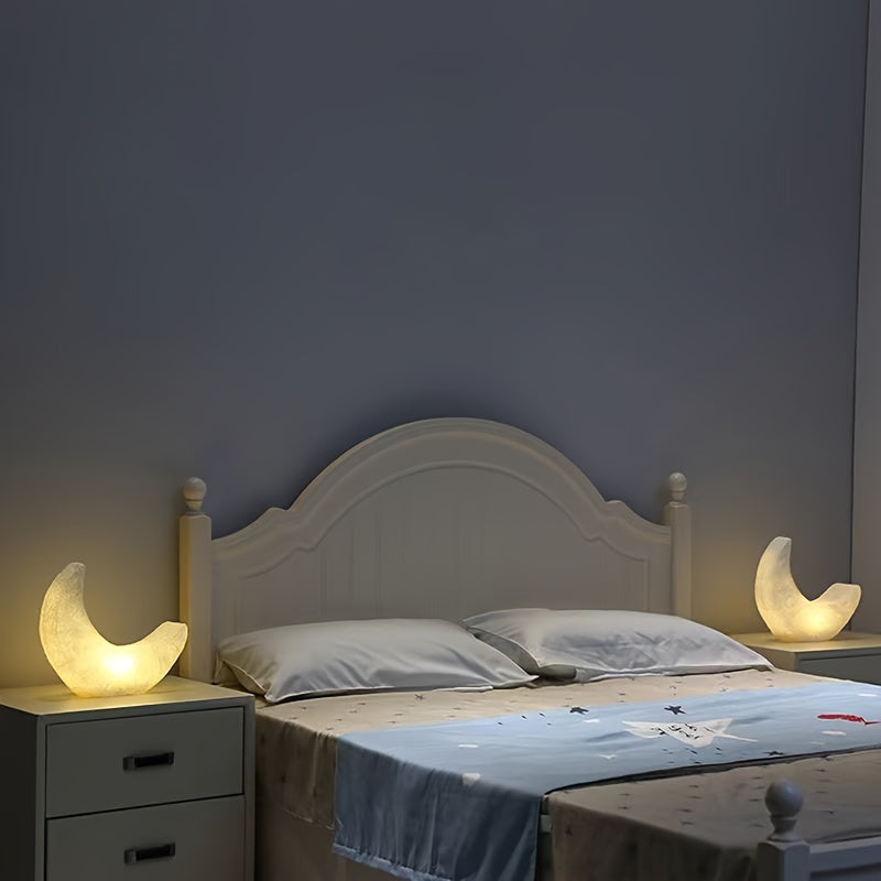 LunaGlow – Art Deco sengelampe med blødt lys og trådløst design