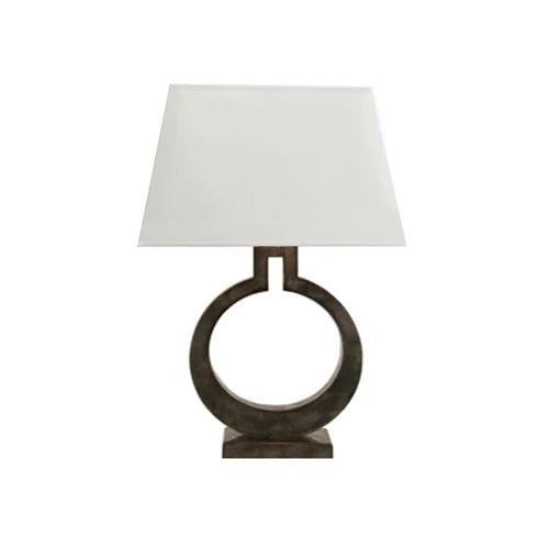 LuxeAura – Moderne bordlampe med elegant ramme og blød stofskærm