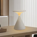 ConoGlow – Moderne Bordlampe med konisk konisk base og blød omgivende belysning