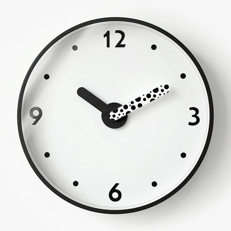 HarmoniClock – Lydaktiveret LED-vægur for moderne elegance