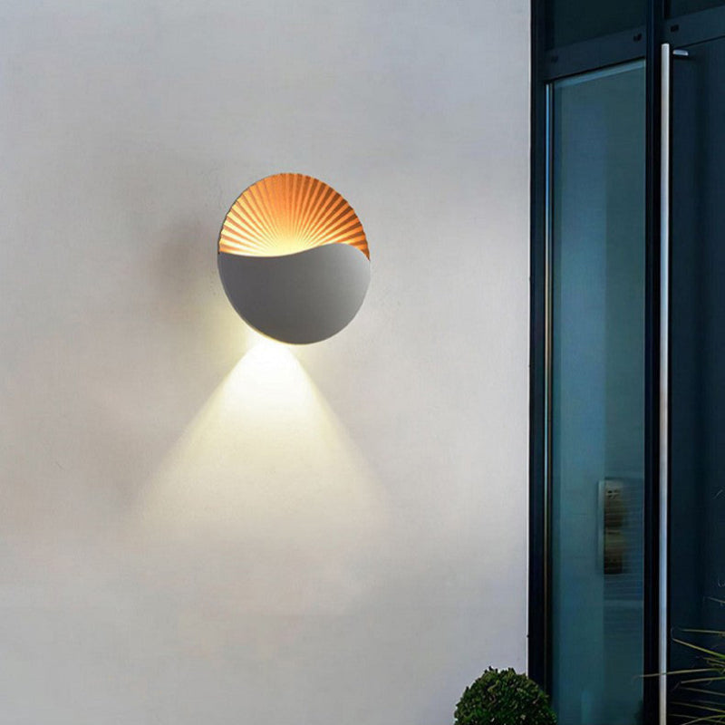 GlowSphere – Rund LED-udendørs væglampe