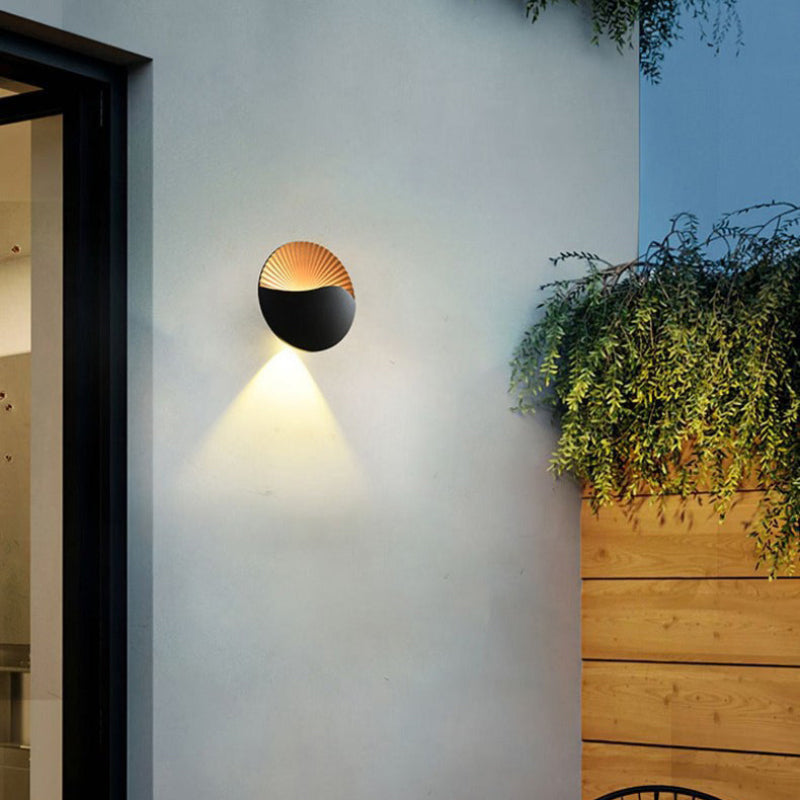 GlowSphere – Rund LED-udendørs væglampe