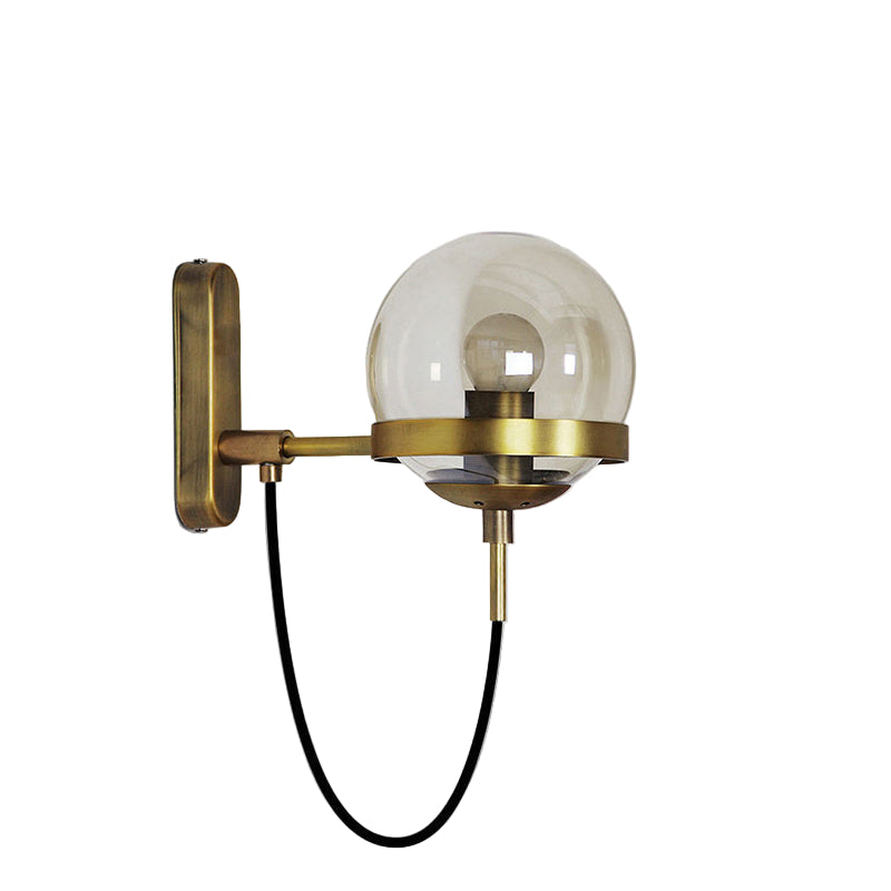 GlobeLume – Industriel Jern- og Glas Væglampe