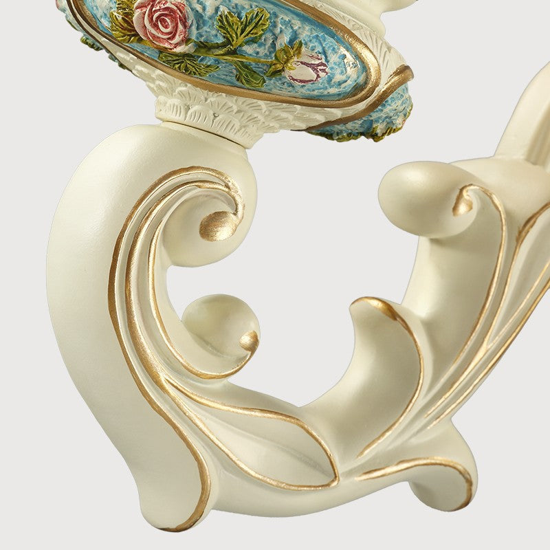 FloraSconce – Europæisk Væglampe i Resin og Glas med Blomsterudskæringer