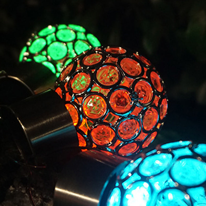 SolarSphere – Hængende LED udendørslampe i hul kugle design