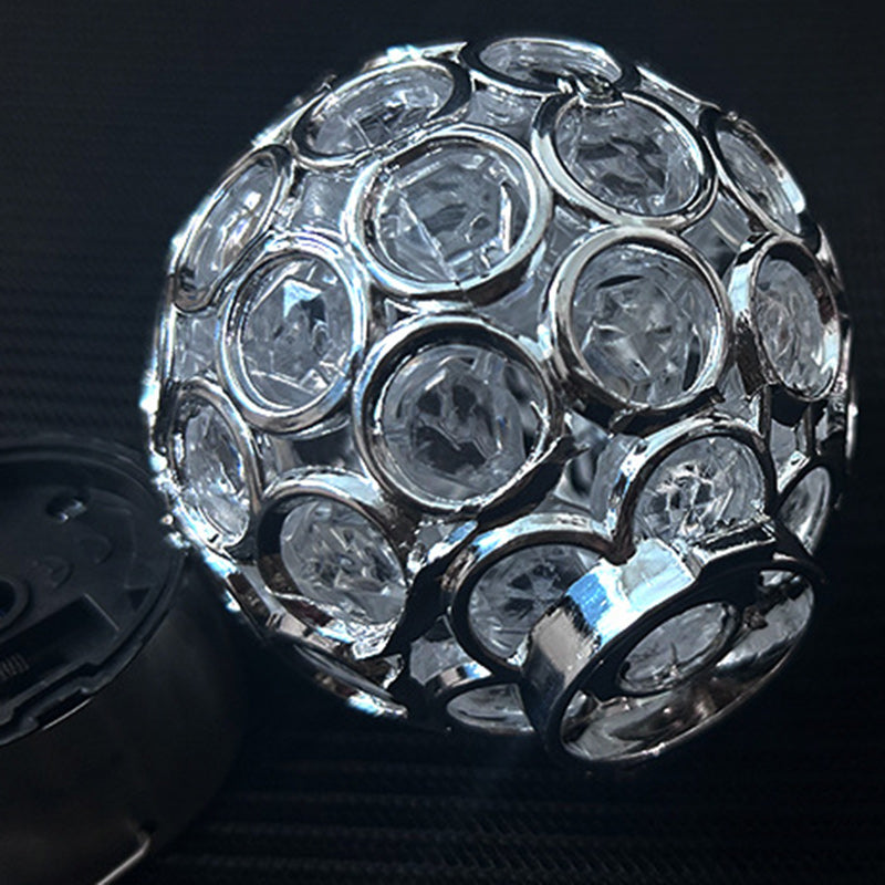 SolarSphere – Hængende LED udendørslampe i hul kugle design
