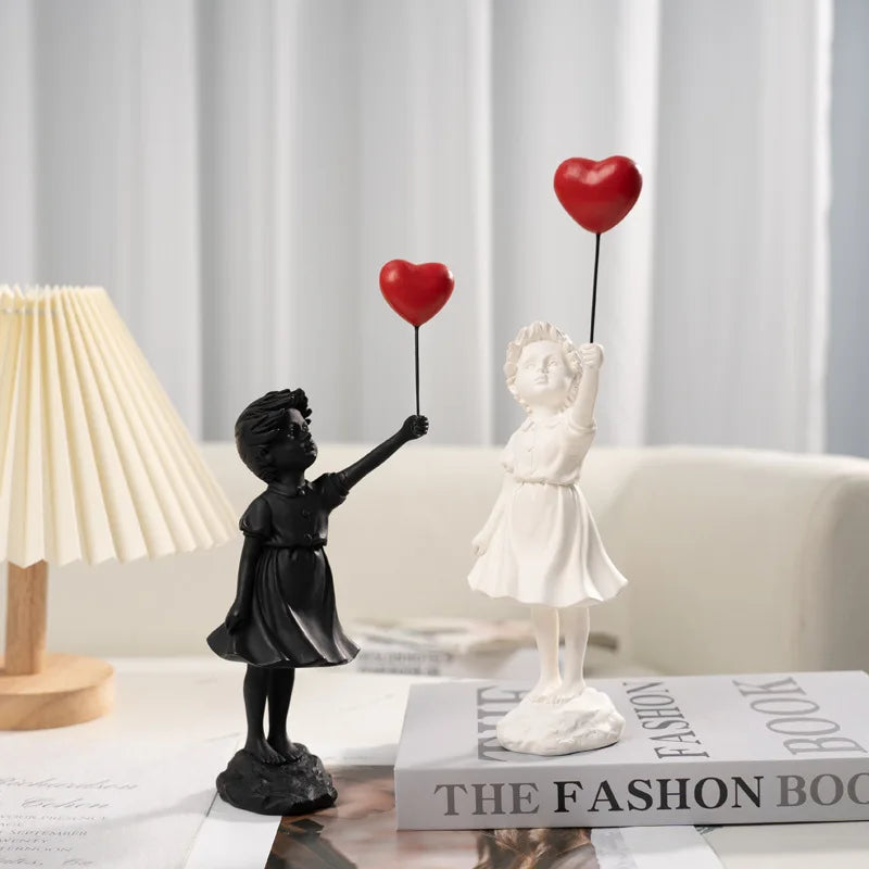 BalloonDream - Banksy-stil pige med ballon harpiksskulptur til dekoration