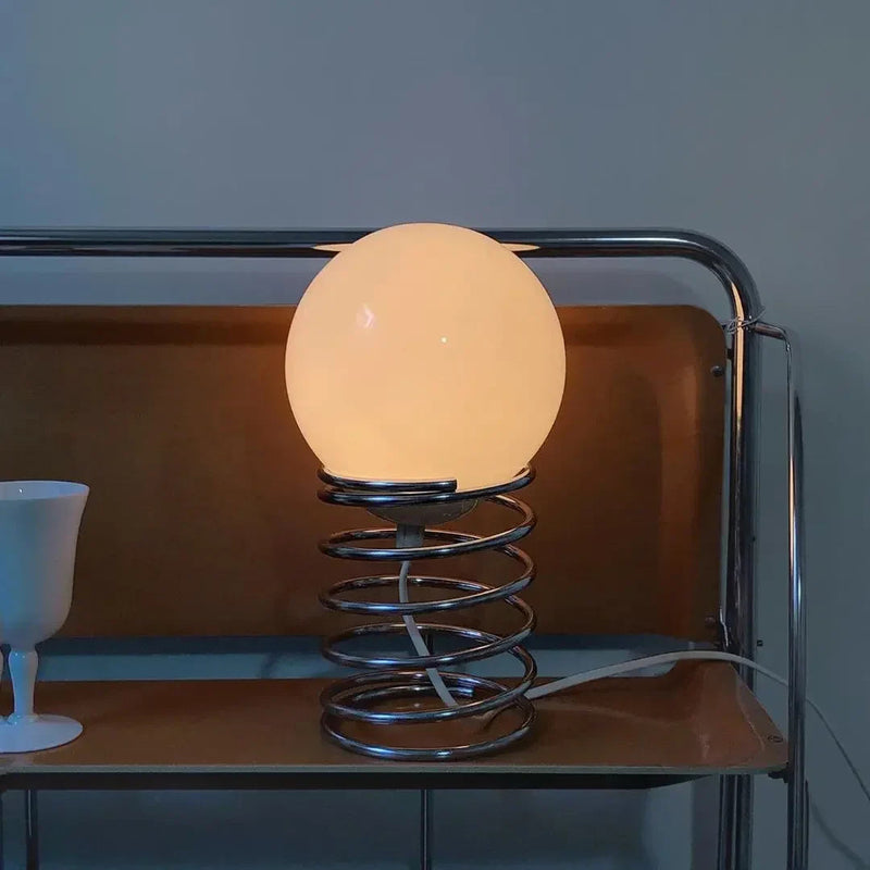 FeatherGlow – Moderne bordlampe med fjerinspireret design til elegante interiører