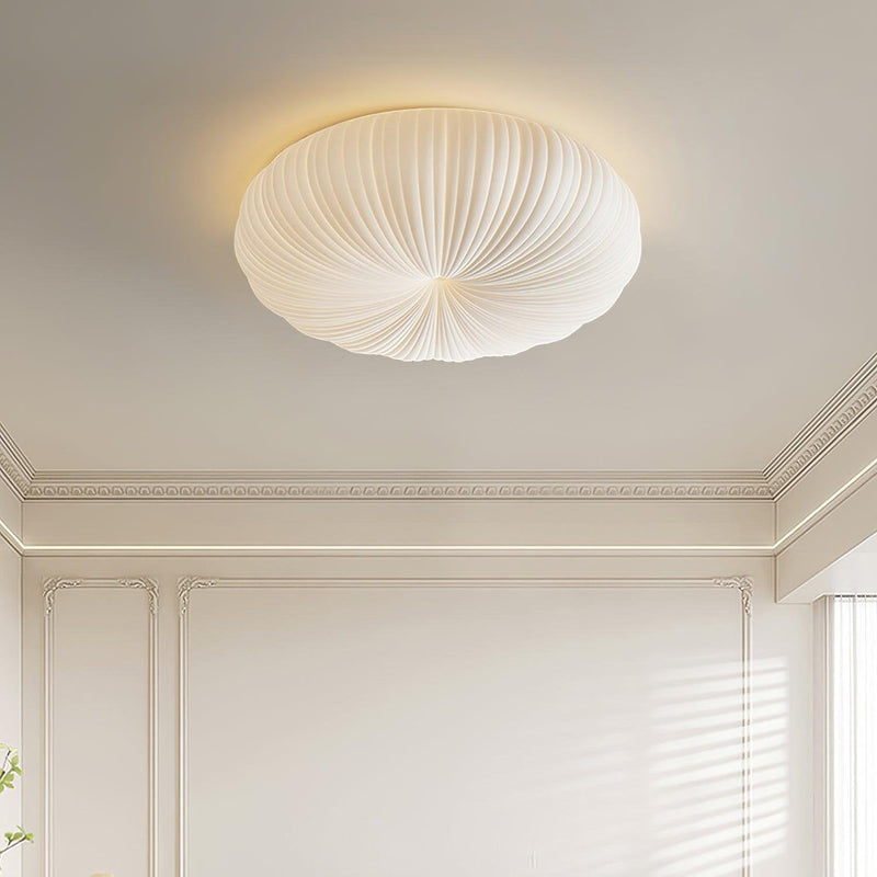 PleatGlow – Stilfuld rund loftslampe med plisseret tekstur og fjernstyret belysning