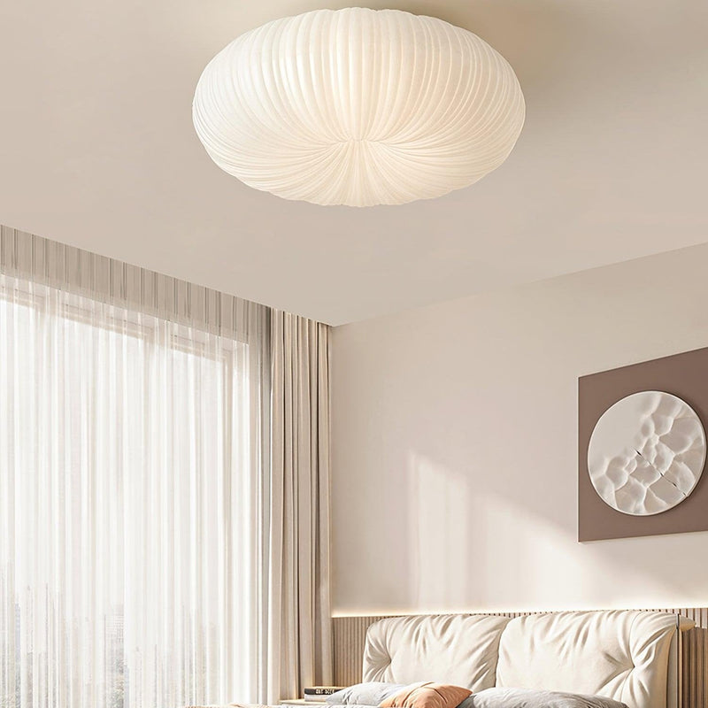 PleatGlow – Stilfuld rund loftslampe med plisseret tekstur og fjernstyret belysning