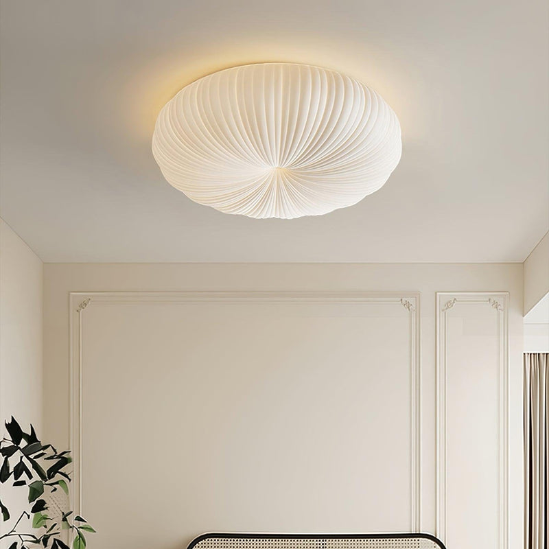 PleatGlow – Stilfuld rund loftslampe med plisseret tekstur og fjernstyret belysning
