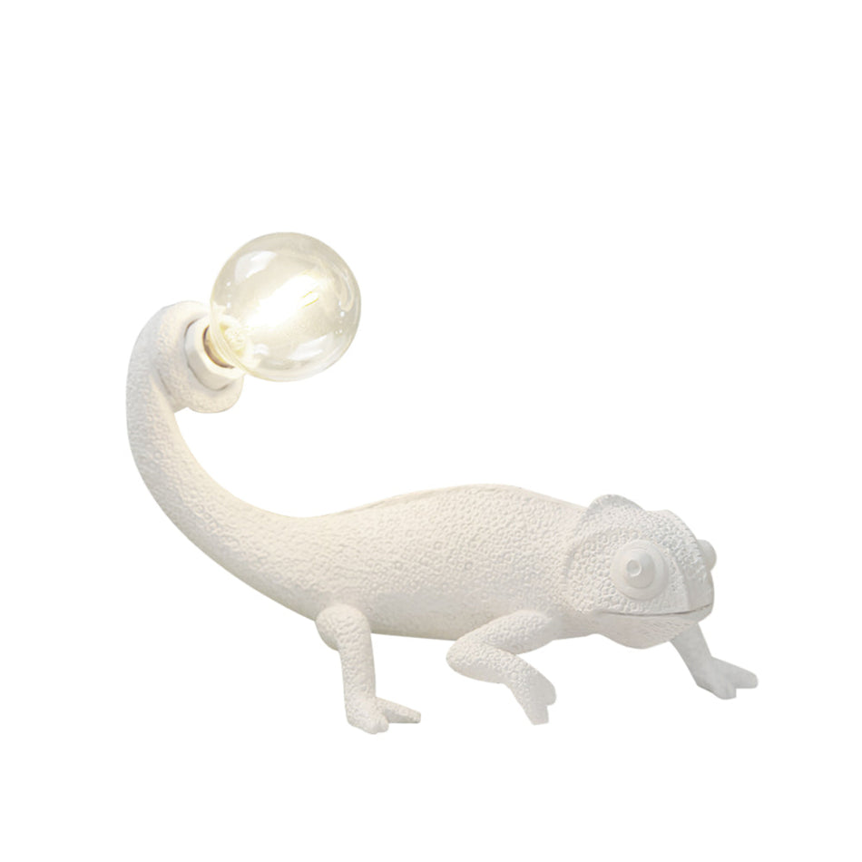 LumaLeo – Hvid kamæleon-bordlampe med legende design