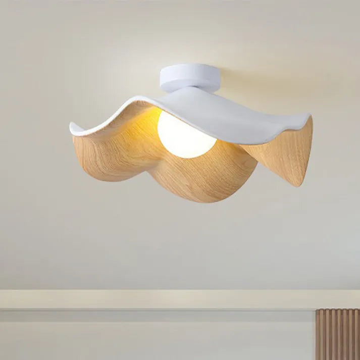WaveGlow – Skulpturel loftslampe med glatte bølgelinjer til moderne rum