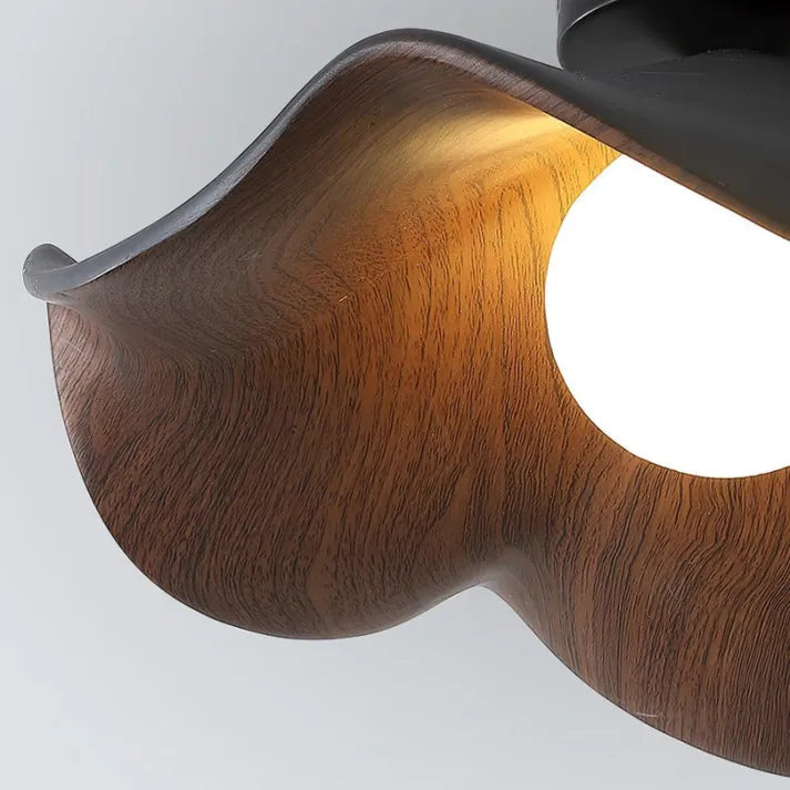 WaveGlow – Skulpturel loftslampe med glatte bølgelinjer til moderne rum