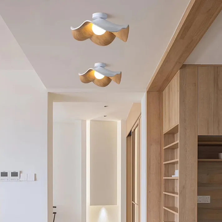 WaveGlow – Skulpturel bølgeformet loftlampe til moderne, organiske interiører