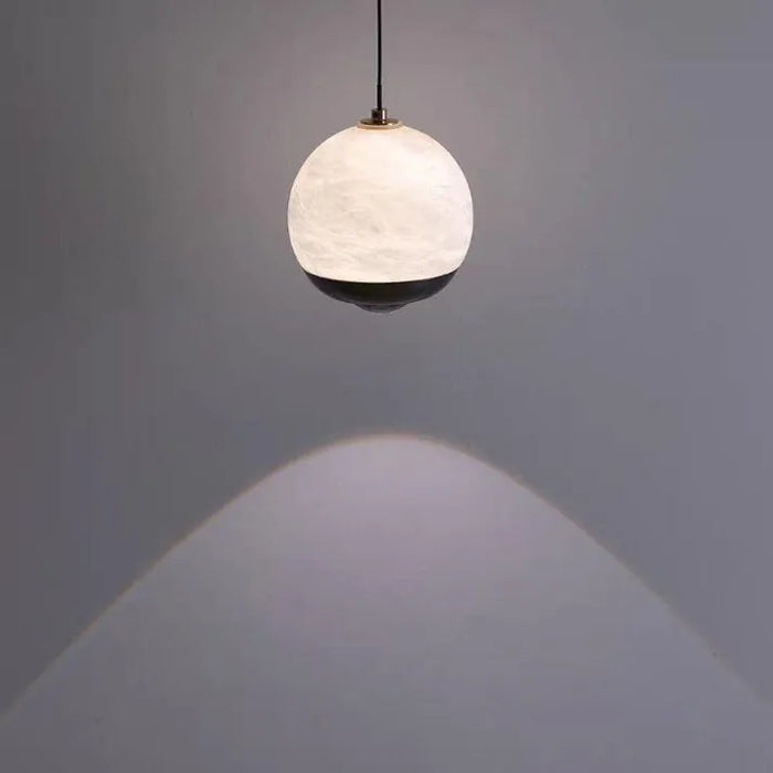 LuxeGlow – Nordic Globe pendel med LED-pærefod