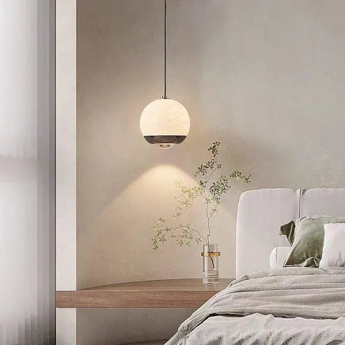 LuxeGlow – Nordic Globe pendel med LED-pærefod