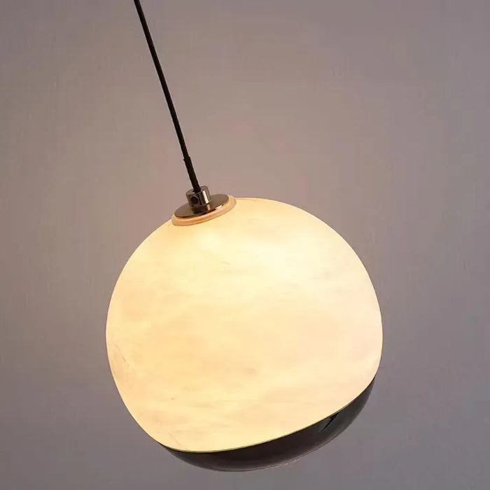 LuxeGlow – Nordic Globe pendel med LED-pærefod
